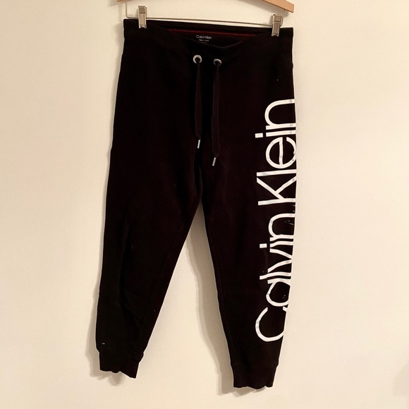 Black comfortable Calvin Klein sweatpants - Picture 1 of 2